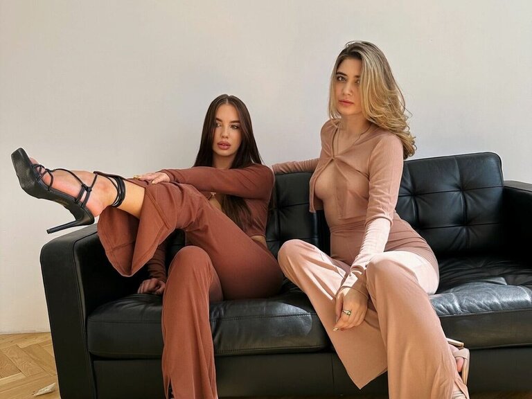 Enter to see naked VickyAndStella